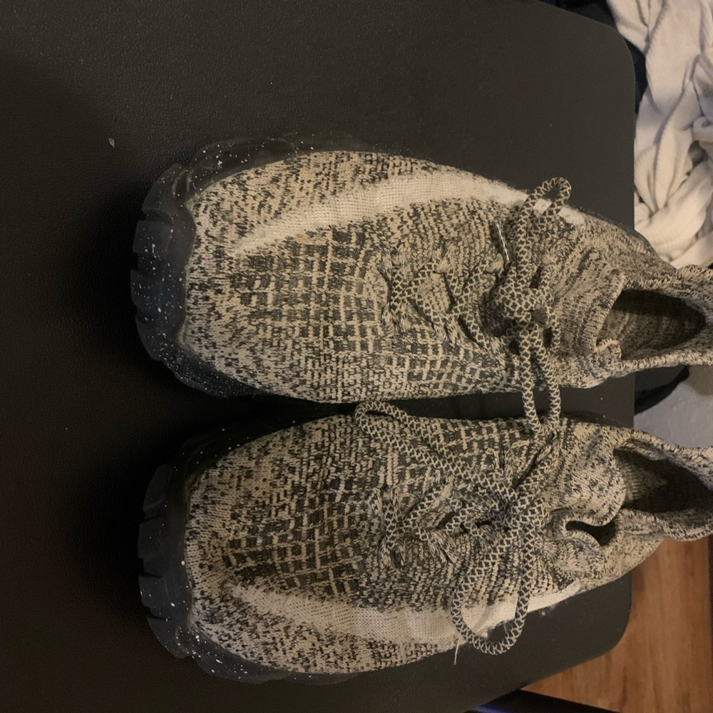 Stylish Knit Sneakers in Gray and Cream